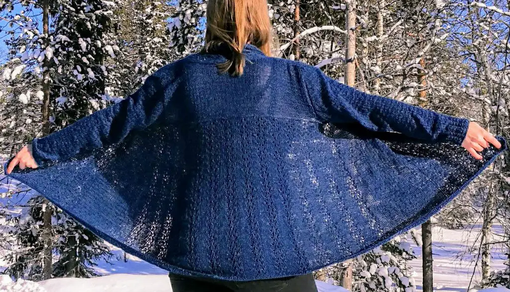Lace cardigan knitted seamlessly top-down with Sandnes garn Alpakka Silke. Design Quiet stars by Joji Locatelli.