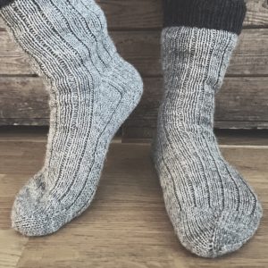 Reinforced flap and gusset heel pattern for toe-up socks
