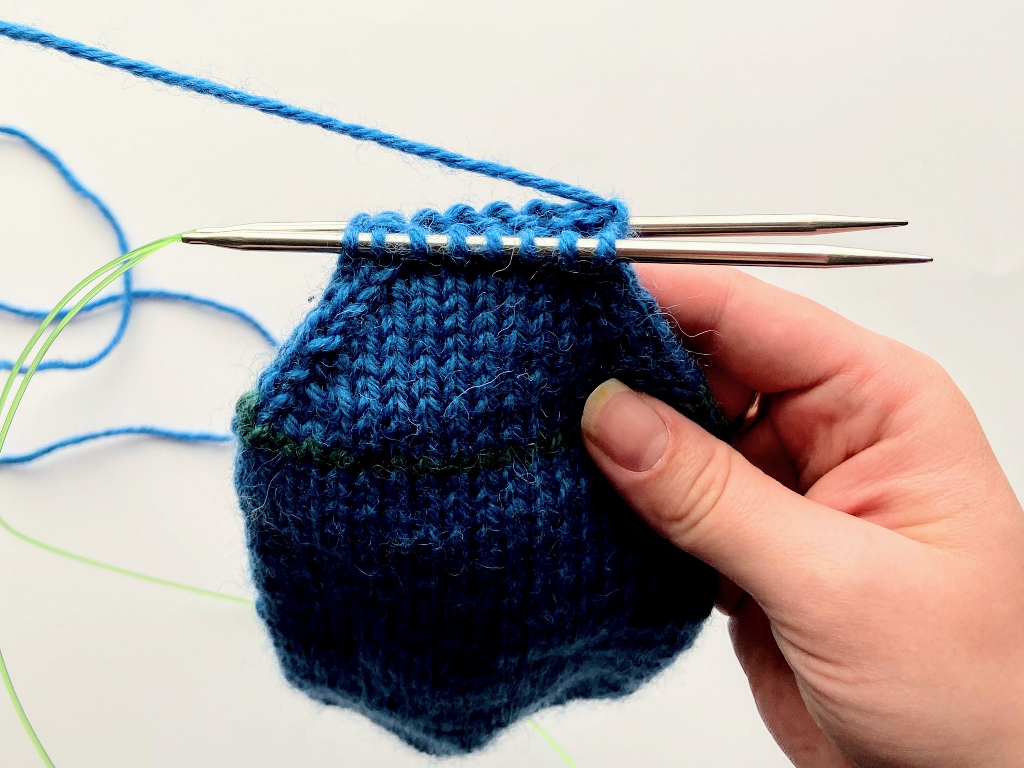 How to Kitchener Stitch [An EASY Way to Remember]